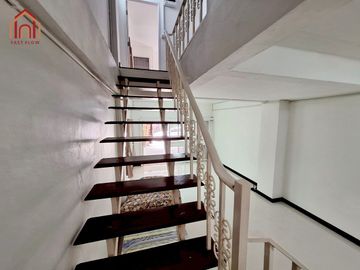 For sale, Sinthavee Ngam Charoen Townhouse, corner house, Soi Anan Ngam Charoen 27, 2-storey townhome, newly renovated, ready to move in, URA