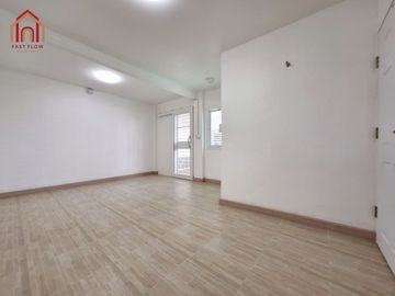 For sale, Sinthavee Ngam Charoen Townhouse, corner house, Soi Anan Ngam Charoen 27, 2-storey townhome, newly renovated, ready to move in, URA