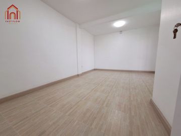 For sale, Sinthavee Ngam Charoen Townhouse, corner house, Soi Anan Ngam Charoen 27, 2-storey townhome, newly renovated, ready to move in, URA