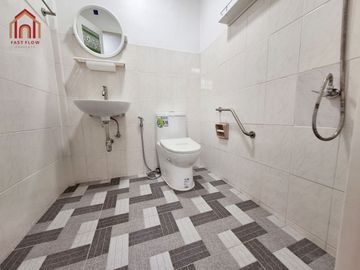For sale, Sinthavee Ngam Charoen Townhouse, corner house, Soi Anan Ngam Charoen 27, 2-storey townhome, newly renovated, ready to move in, URA