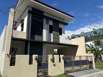 Elegant 3-Bedroom Homes in The Parkplace Village, Imus, Cavite