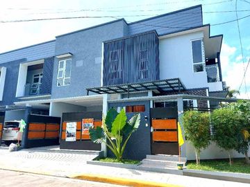 Spacious Elegant 2 Storey Townhouse for sale in Fairview near Commonwealth Quezon City