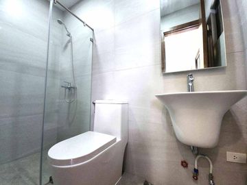 3 Storey House and Lot for sale in Filinvest Subdivision Batasan Hills near Commonwealth Quezon City