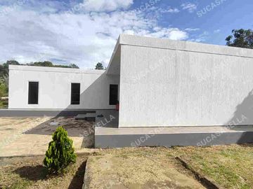 Vendo finca moderna en El Carmen, Dagua
