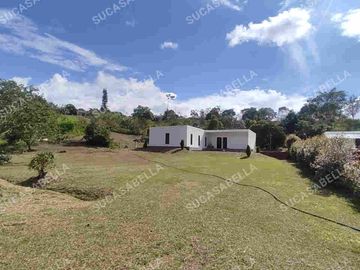 Vendo finca moderna en El Carmen, Dagua