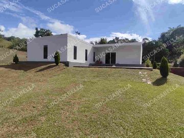 Vendo finca moderna en El Carmen, Dagua