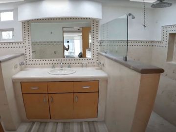 CASA EN VENTA EN VILLA DE LOS FRAILES, POCITOS, SAN MIGUEL DE ALLENDE CON JARDIN PRIVADO