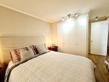 Se vende hermoso departamento completamente amoblado con vista al mar