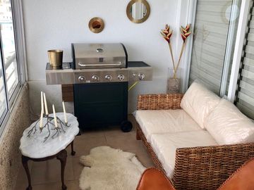 Se vende hermoso departamento completamente amoblado con vista al mar