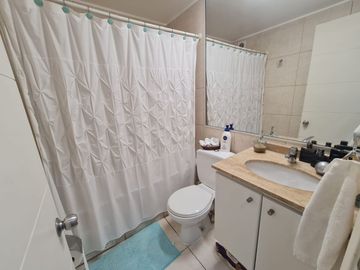 Se vende hermoso departamento completamente amoblado con vista al mar