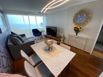 Se vende hermoso departamento completamente amoblado con vista al mar