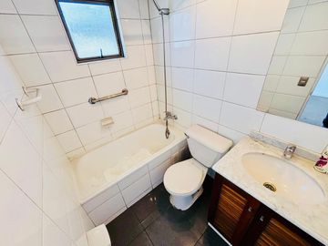Se Vende Hermoso Depto 1dormitorio+estac+bodega. Av Perú