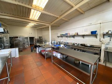 SE VENDE CASA CON USO COMERCIAL CENTRO HISTORICO TUNJA