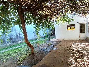 Casa en venta en Zona Sur: 3 dormitorios, 450 m² de terreno y quincho calefaccionado