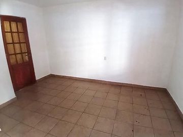 Casa en venta en Zona Sur: 3 dormitorios, 450 m² de terreno y quincho calefaccionado