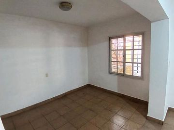 Casa en venta en Zona Sur: 3 dormitorios, 450 m² de terreno y quincho calefaccionado