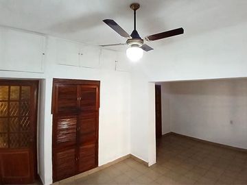 Casa en venta en Zona Sur: 3 dormitorios, 450 m² de terreno y quincho calefaccionado