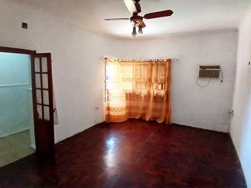 Casa en venta en Zona Sur: 3 dormitorios, 450 m² de terreno y quincho calefaccionado