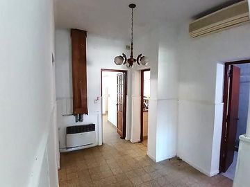Casa en venta en Zona Sur: 3 dormitorios, 450 m² de terreno y quincho calefaccionado