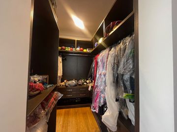 CASA DE VENTA, TUMBACO, DE LUJO, SECTOR HILACRIL