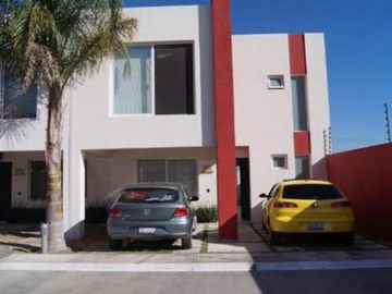 GRAN INVERSION DE CASA EN FRACC. BOULEVAR HACIENDA EL JACAL # 955, RESIDENCIAL CASA MAGNA, QUERETARO