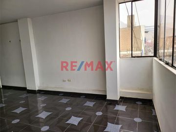 Alquiler De Departamento En El 4To Piso En La Avenida Belaunde-Comas