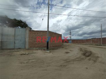 Venta De Terreno En Zona Industrial De Sullana A 200 Metros Del Grifo Kike // ID: 1134627