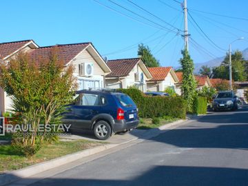 Vendemos Hermosa Casa en Condominio Las Barricas