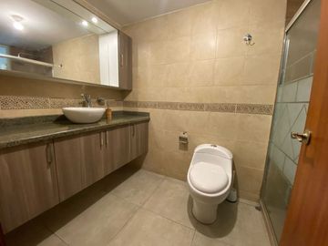 Venta Casa en Urbanización Sector Embajada Americana