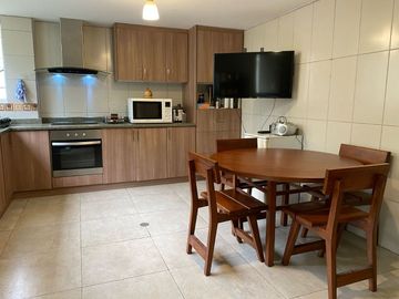 Venta Casa en Urbanización Sector Embajada Americana
