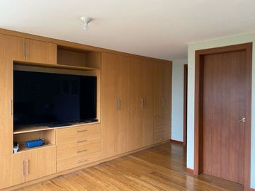 Venta Casa en Urbanización Sector Embajada Americana