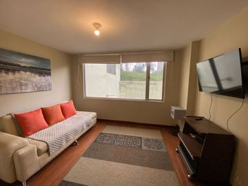 Venta Casa en Urbanización Sector Embajada Americana