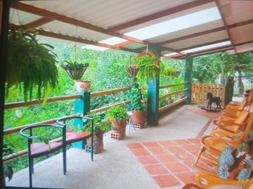 EXCELENTE FINCA VIA A LA MESA CUNDINAMARCA RENTABLE