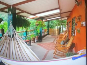 EXCELENTE FINCA VIA A LA MESA CUNDINAMARCA RENTABLE