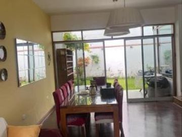 MAGDALENA DEL MAR  VENDO CASA FRENTE A PARQUE