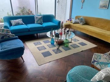 MAGDALENA DEL MAR  VENDO CASA FRENTE A PARQUE