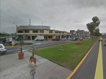 Venta terreno en esquina en la Avenida T. Marsano con Surco