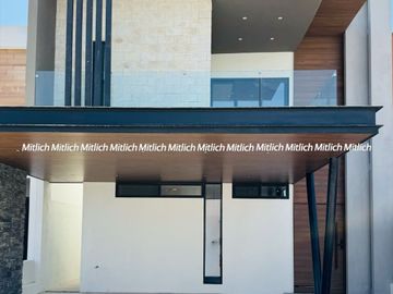 CASA EN VENTA  FRACC. ALTOZANO $5,520,000.