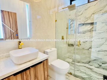 CASA EN VENTA  FRACC. ALTOZANO $5,520,000.