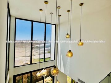 CASA EN VENTA  FRACC. ALTOZANO $5,520,000.