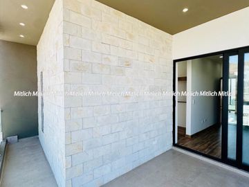 CASA EN VENTA  FRACC. ALTOZANO $5,520,000.