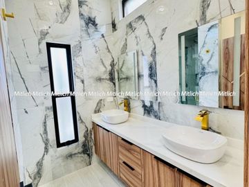 CASA EN VENTA  FRACC. ALTOZANO $5,520,000.