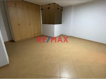 Venta De Departamento En Las Lomas De La Molina