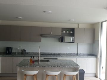 Venta de Casa, Tumbaco, Excelente ubicación, Conjunto Privado con seguridad 24/7