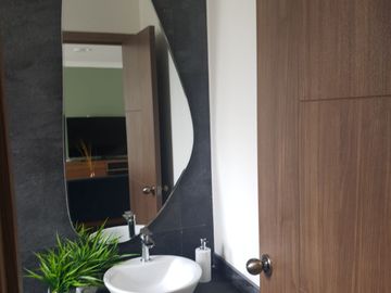 Venta de Casa, Tumbaco, Excelente ubicación, Conjunto Privado con seguridad 24/7
