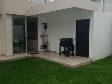Venta de Casa, Tumbaco, Excelente ubicación, Conjunto Privado con seguridad 24/7