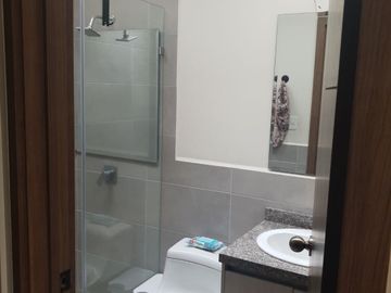 Venta de Casa, Tumbaco, Excelente ubicación, Conjunto Privado con seguridad 24/7