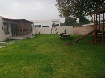 Venta de Casa, Tumbaco, Excelente ubicación, Conjunto Privado con seguridad 24/7