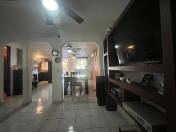 VENDO CASA EN PUERTO VALLARTA, COL. VALLE DORADO, NAYARIT