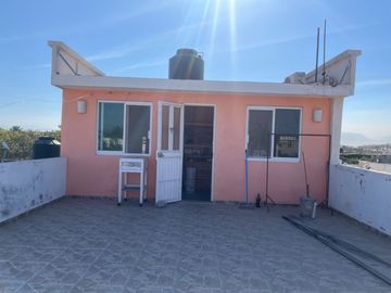 VENDO CASA EN PUERTO VALLARTA, COL. VALLE DORADO, NAYARIT